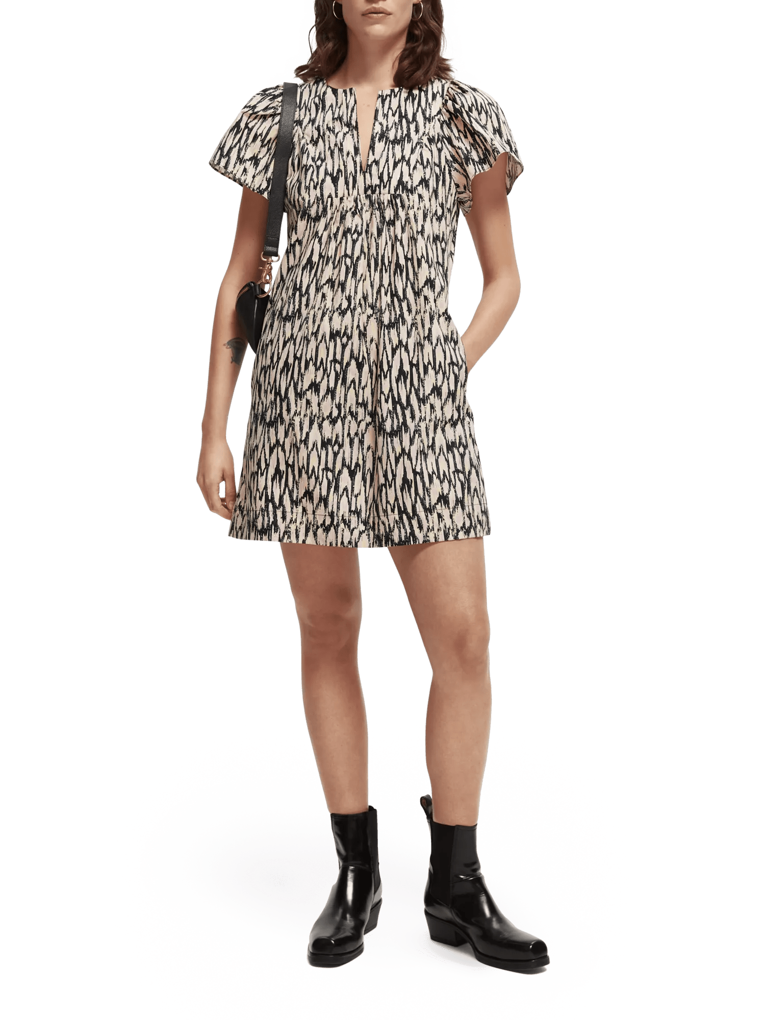 Organic short sleeved V-neck shift dress