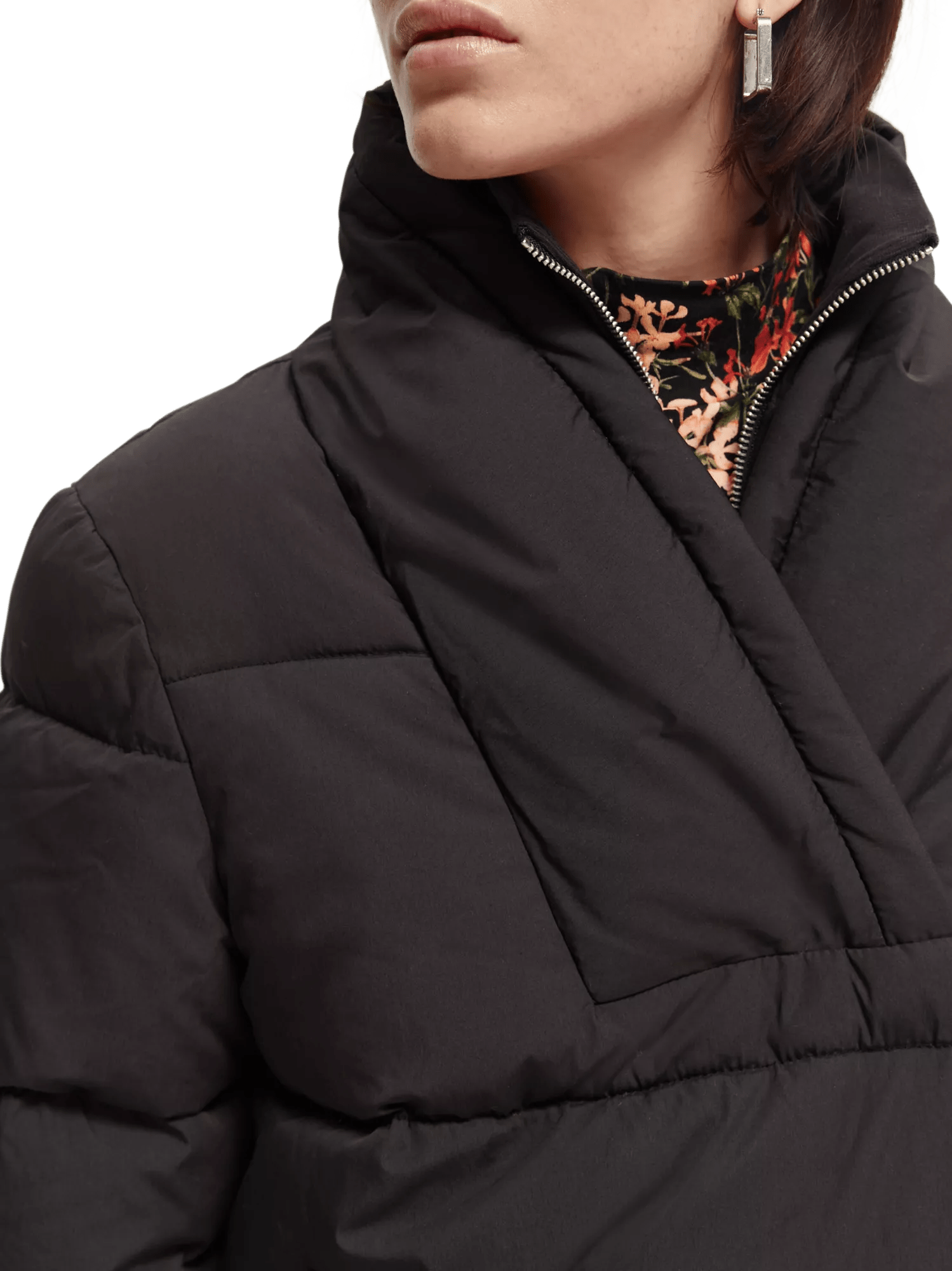 Scotch & Soda Asymmetrical V-neck puffer jacket NHD-DTL1