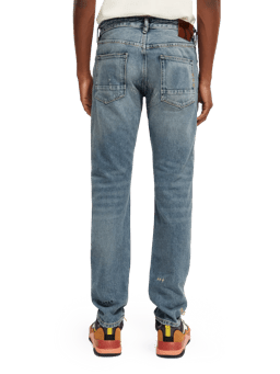 Scotch & Soda Ralston Regular Slim Fit Jeans aus hochwertigem Bio-Material – Space Race NHD-BCK