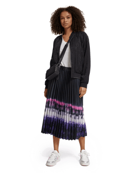 Scotch & Soda Pleated high rise midi skirt with abstract print MDL-FNT